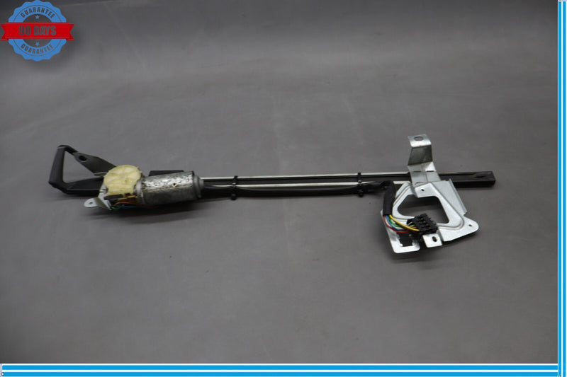 Load image into Gallery viewer, 88-93 Mercedes C124 300CE Left Driver Side Seat Belt Feeder Retainer Oem
