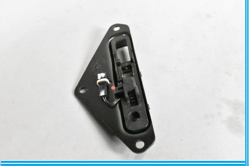 Load image into Gallery viewer, Convertible Top Lock Plate 04 05 06 Audi A4 Cabrio L and R 8H0871397 8H0871398
