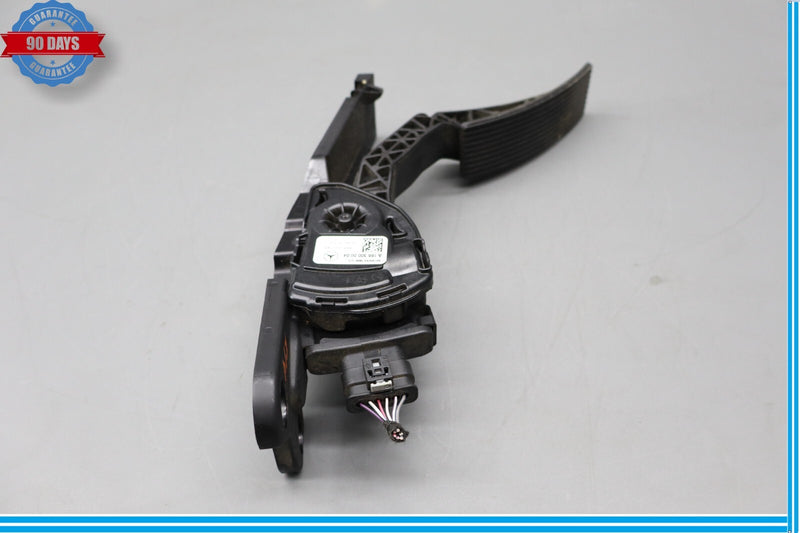 Load image into Gallery viewer, 12-19 Mercedes GL450 GL550 X166 Gas Throttle Pedal Accelerator Oem
