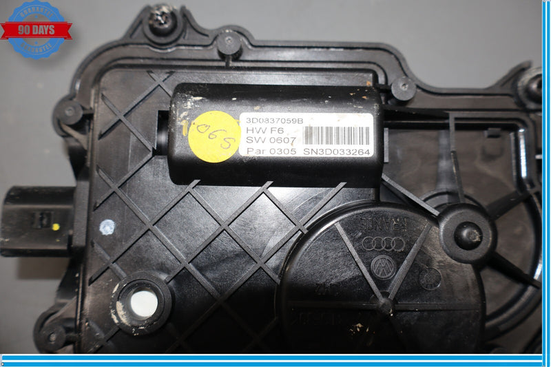 Load image into Gallery viewer, 03-12 Bentley Continental Flying Spur Rear Left Side Door Lock Soft Actuator Oem
