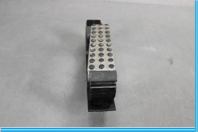 Load image into Gallery viewer, 06-09 Mercedes R230 SL550 SL500 Gas Accelerator Pedal Assembly Oem
