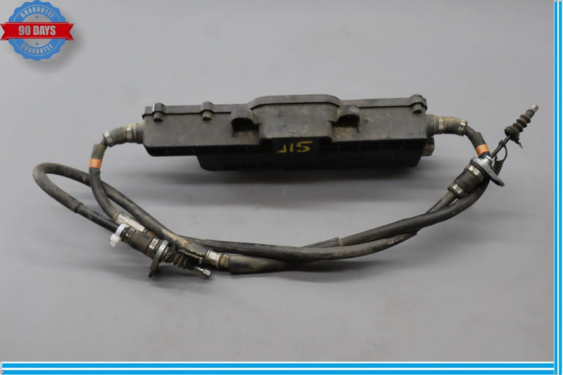 Load image into Gallery viewer, 15-17 Hyundai Genesis G80 Emergency Parking Brake Actuator Motor W/Cable Oem
