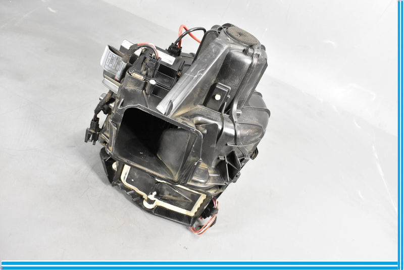 Load image into Gallery viewer, 09-15 BMW 750i 750Li F01 F02 AC A/C Heater Blower Motor Fan Assembly Unit Oem
