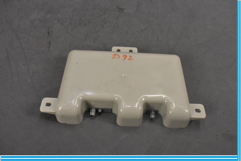 Load image into Gallery viewer, 12-18 BMW 650i Rear Right Side Multiband Mounted Antenna Module Unit Oem
