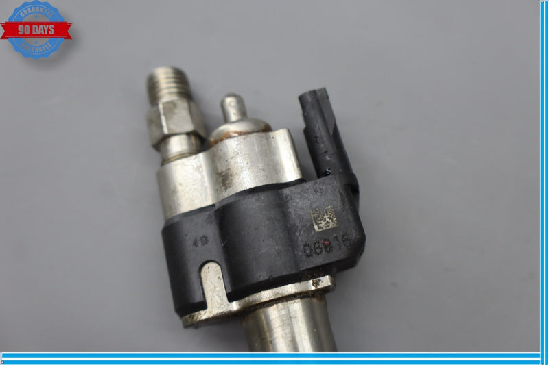Load image into Gallery viewer, 07-17 BMW 750Li 750Li xDrive Engine Motor Fuel Injection Injector 7585261 Oem
