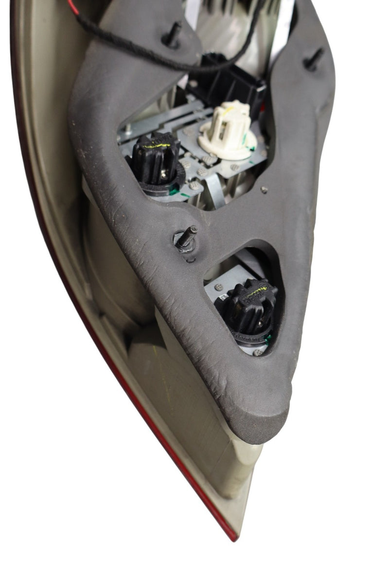 Load image into Gallery viewer, 06-12 Mercedes W251 R320 R350 Rear Right Side Tail Light Taillight Lamp Oem
