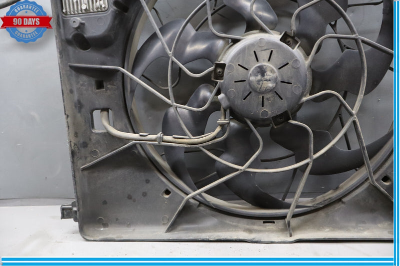 Load image into Gallery viewer, 15-17 Hyundai Genesis Engine Motor Cooling Radiator Fan Assembly Oem

