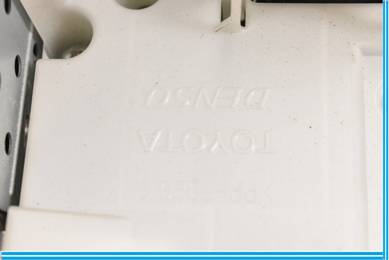 Load image into Gallery viewer, 07-09 Lexus LS460 XF40 Instrument Speedometer Cluster 83800-50352 Oem
