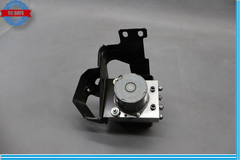 Load image into Gallery viewer, 17-20 Maserati Ghibli 3.0L ABS Anti Lock Brake Pump Module 670106615 Oem
