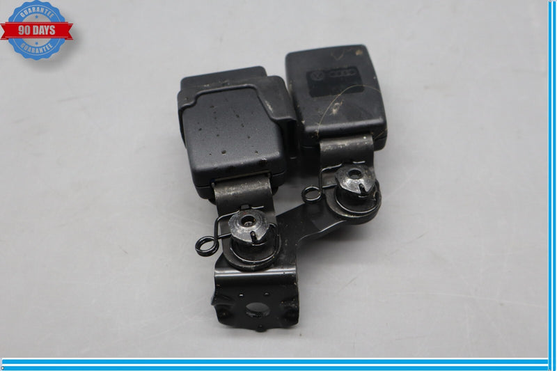 Load image into Gallery viewer, 12-18 Audi A6 Rear Seatbelt Double Buckle Receiver 4G0857739 Oem
