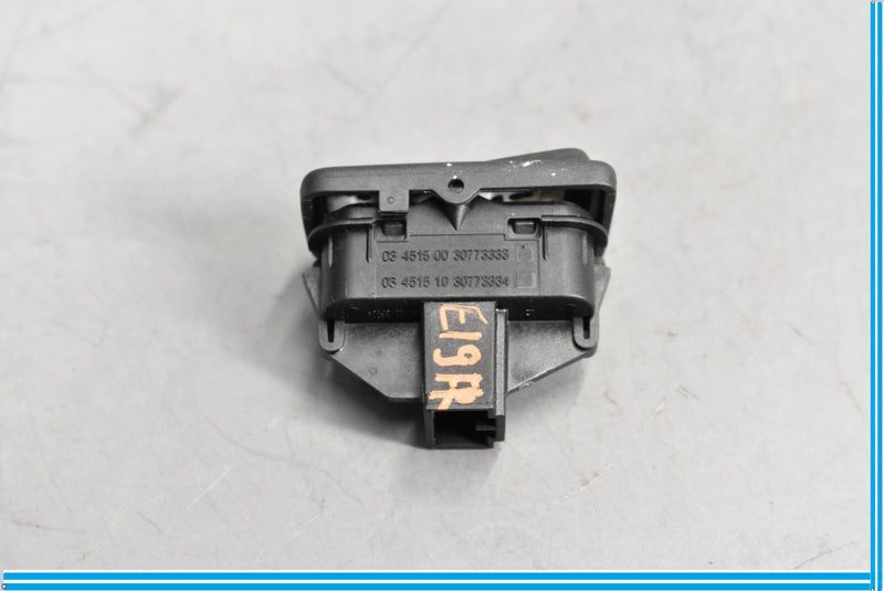 Load image into Gallery viewer, 04-11 Volvo C70 Front Right Passenger Side Door Lock Control Switch Button Oem
