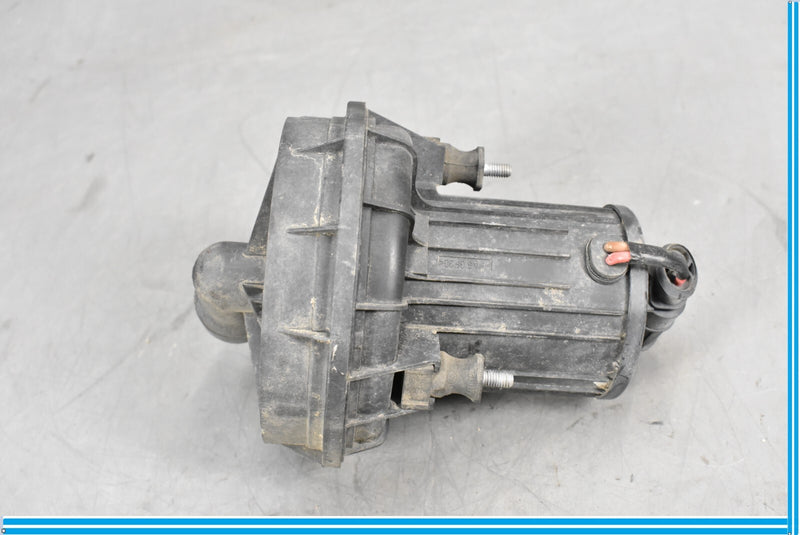 Load image into Gallery viewer, 05-12 Audi A8 Secondary AUX Auxiliary Air Injection Smog Pump Oem
