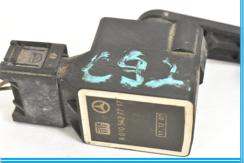 Load image into Gallery viewer, 03-09 Mercedes W209 CLK55 AMG C230 Suspension Level Hight Sensor 0105427717 OEM
