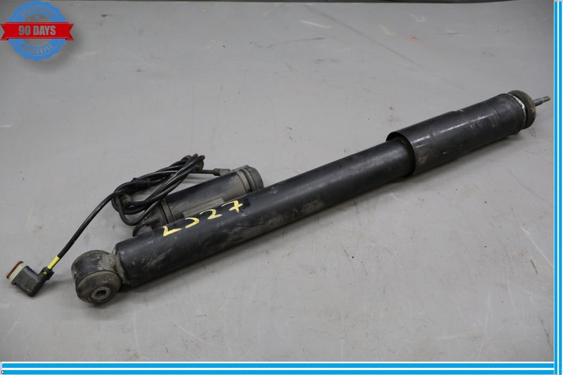Load image into Gallery viewer, 06-11 Mercedes W219 CLS550 Rear Left or Right Strut Shock Absorber Oem
