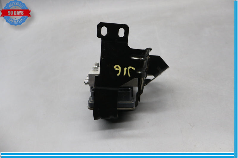 Load image into Gallery viewer, 17-20 Maserati Ghibli 3.0L ABS Anti Lock Brake Pump Module 670106615 Oem
