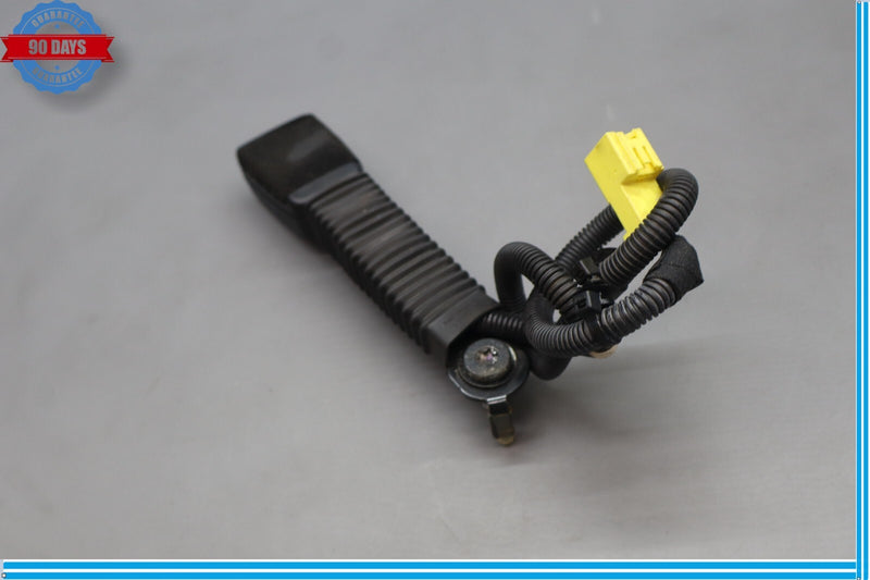 Load image into Gallery viewer, 11-16 Hyundai Equus Front Left Driver Side Seat Belt Seatbelt Buckle Black Oem
