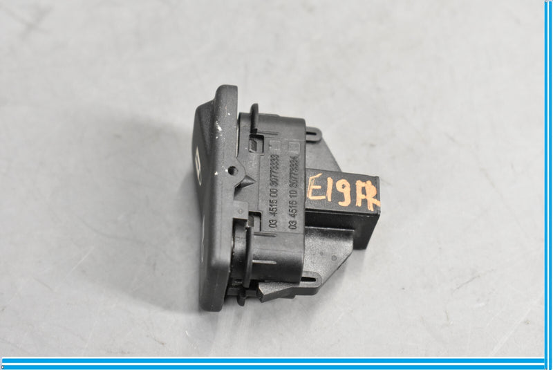 Load image into Gallery viewer, 04-11 Volvo C70 Front Right Passenger Side Door Lock Control Switch Button Oem
