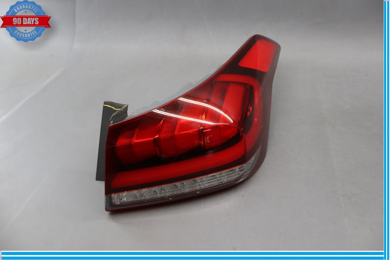 Load image into Gallery viewer, 15-17 Hyundai Genesis G80 Rear Right Side Outer Tail Light Lamp Assembly Oem
