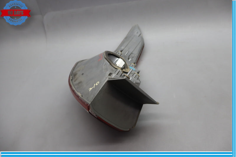 Load image into Gallery viewer, 15-17 Hyundai Genesis G80 Rear Right Side Outer Tail Light Lamp Assembly Oem
