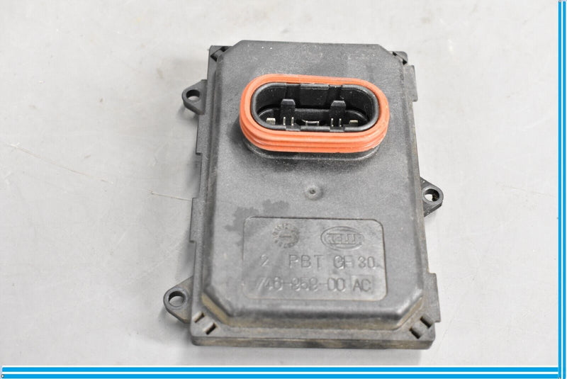 Load image into Gallery viewer, 11-17 Volkswagen VW Touareg HID / Xenon Headlight Power Module 8U0941329 Oem
