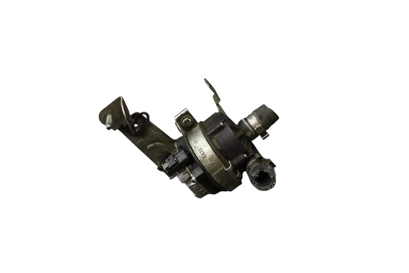 Load image into Gallery viewer, 14-20 Maserati Ghibli Engine Water Coolant Aux Auxiliary Pump 670005347 Oem
