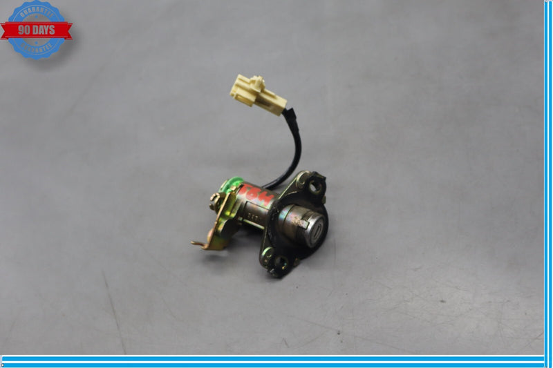 Load image into Gallery viewer, 01-03 Lexus LS430 Front Left Side Ignition Driver Lock Cylinder Without Key Oem
