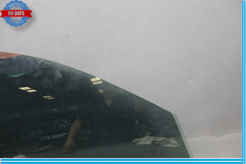 Load image into Gallery viewer, 11-16 Hyundai Equus Front Right Passenger Side Door Window Glass Oem
