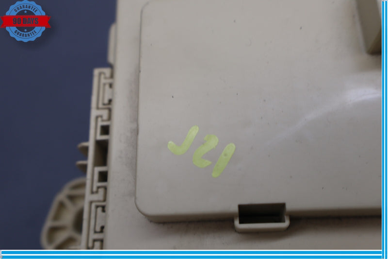 Load image into Gallery viewer, 2015 Hyundai Genesis SIG Dash Fuse Relay Junction Box Fusebox Block Oem
