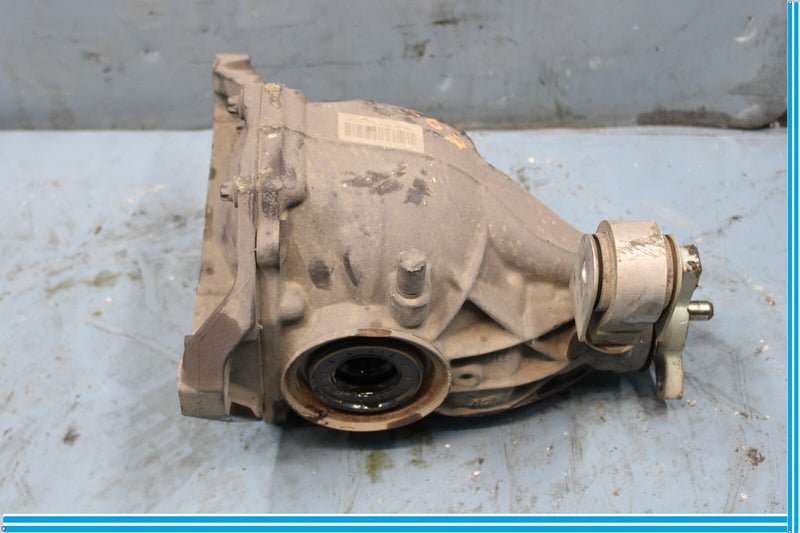 Load image into Gallery viewer, 08-14 Mercedes W204 C250 E350 Rear Differential Diff Axle Carrier Oem
