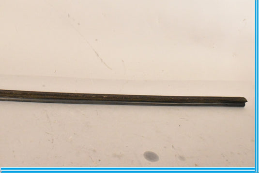 2008 Bentley Continental Front Right Door Inner Glass Rubber Seal 3W8837472B Oem