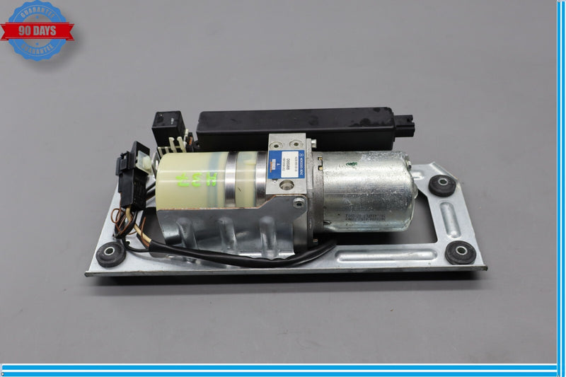 Load image into Gallery viewer, 03-12 Mercedes R230 SL500 Convertible Top Hydraulic Pump Motor Oem
