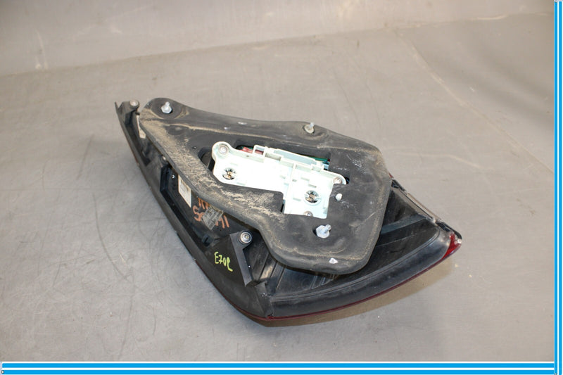 Load image into Gallery viewer, 07-09 Mercedes S550 S600 W221 Right Passenger Tail Light Lamp 2218200464 Oem
