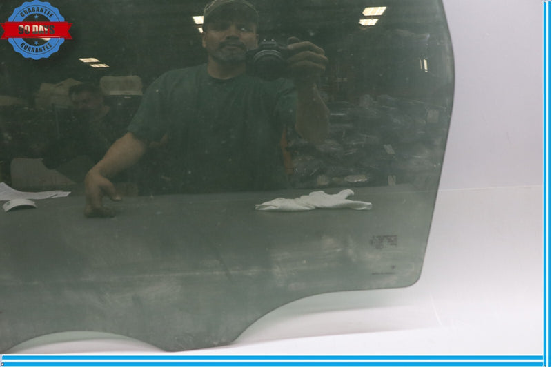 Load image into Gallery viewer, 11-18 Porsche Cayenne 958 Hybrid S Rear Left Driver Side Door Window Glass Oem

