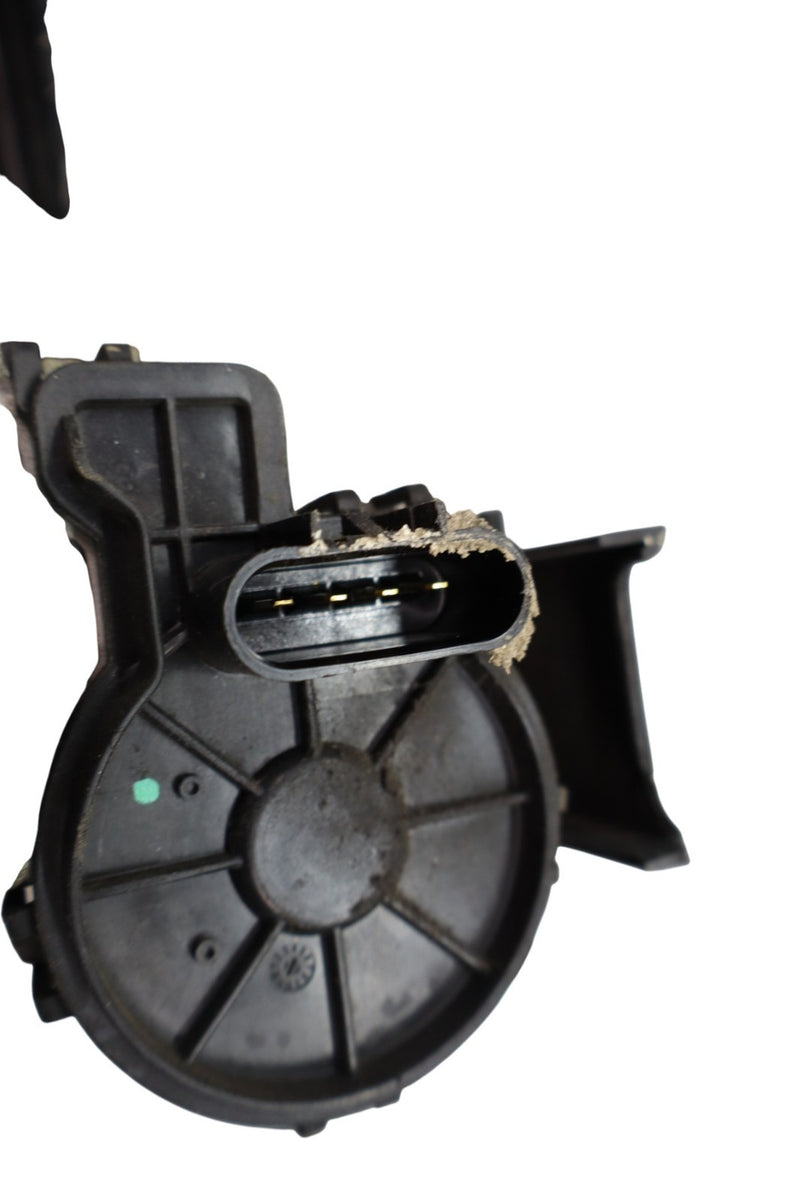 Load image into Gallery viewer, 14-20 Maserati Ghibli M157 Front Windshield Wiper Motor Linkage 670007561 Oem
