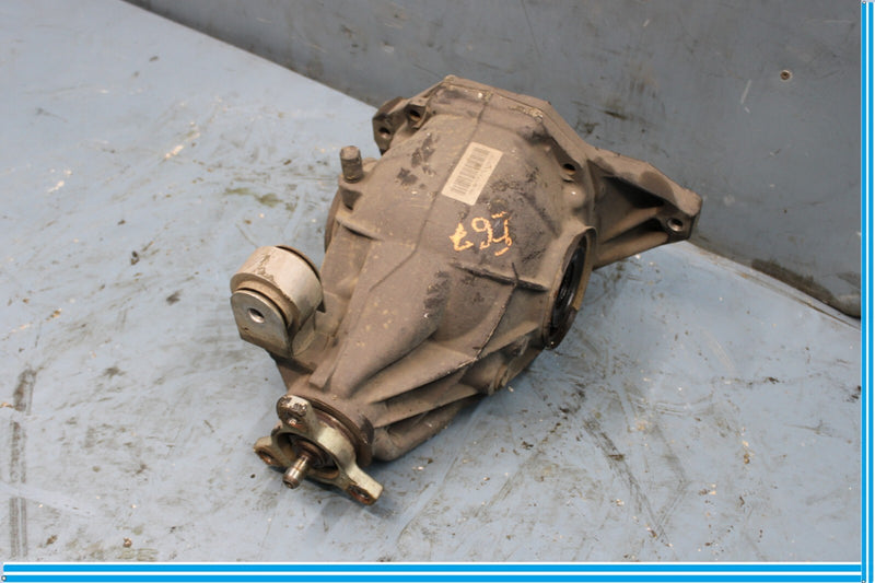 Load image into Gallery viewer, 08-14 Mercedes W204 C250 E350 Rear Differential Diff Axle Carrier Oem
