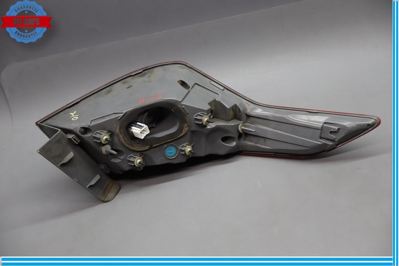 Load image into Gallery viewer, 15-17 Hyundai Genesis G80 Rear Right Side Outer Tail Light Lamp Assembly Oem
