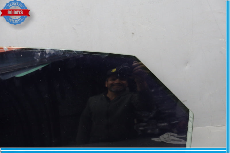 Load image into Gallery viewer, 10-19 Jaguar XJ XJL X351 Rear Left Driver Side Door Window Glass C2D41365 Oem
