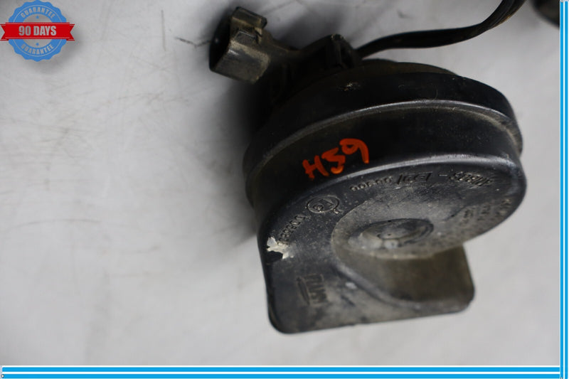 Load image into Gallery viewer, 04-09 Cadillac XLR Left &amp; Right Side High &amp; Low Tone Horn Signal Oem
