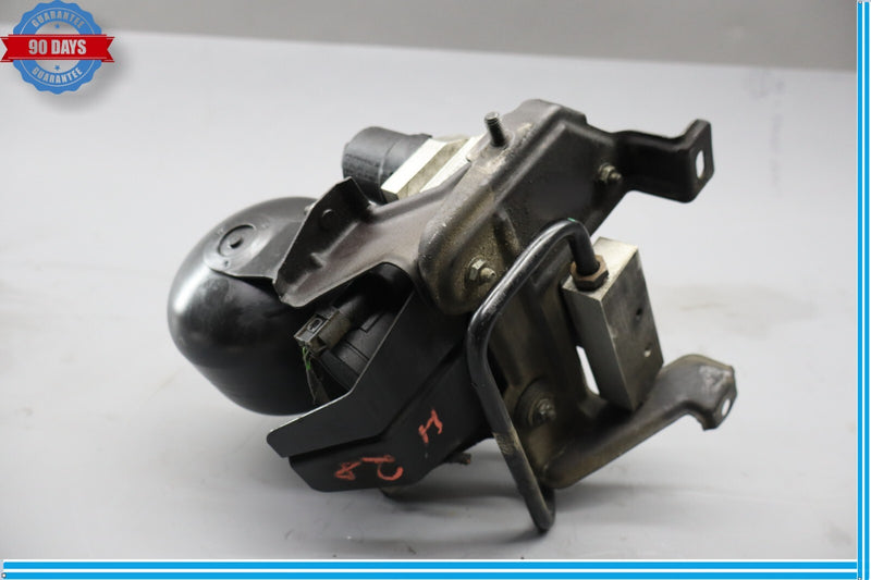Load image into Gallery viewer, 03-06 Mercedes R230 SL500 Front / Rear Hydraulic Suspension Valve Block Oem
