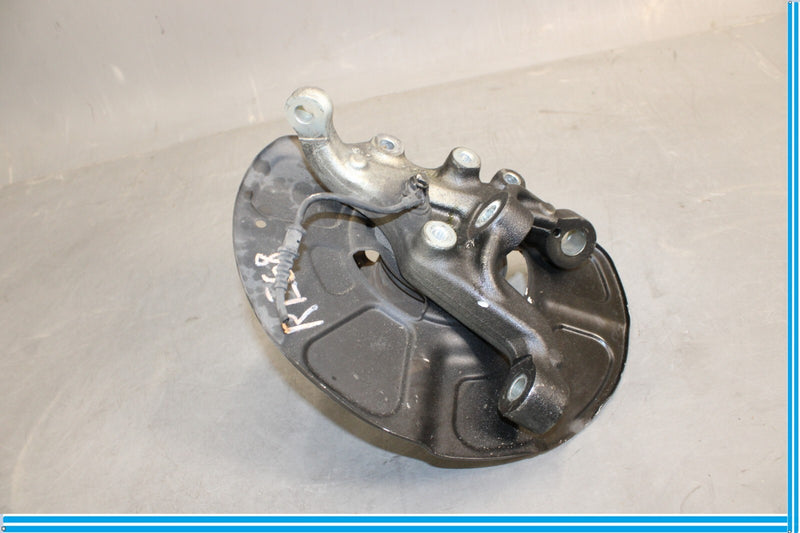 Load image into Gallery viewer, 08-17 Mercedes E350 E550 Rear Right Passenger Side Spindle Knuckle Hub Oem
