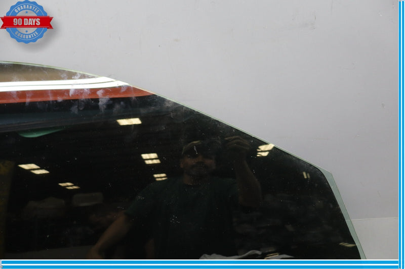 Load image into Gallery viewer, 11-16 Hyundai Equus Front Right Passenger Side Door Window Auto Glass Panel Oem
