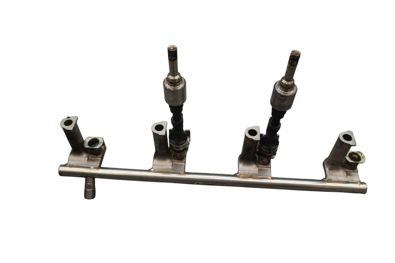 Load image into Gallery viewer, 10-14 Land Rover Range Rover Sport Left Side Fuel Injection Rail Line Oem
