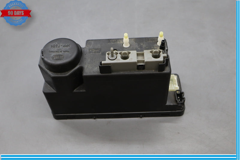 Load image into Gallery viewer, 98-02 Mercedes  R129 SL500 Central Door Locking Vacuum Pump 1298001748 Oem
