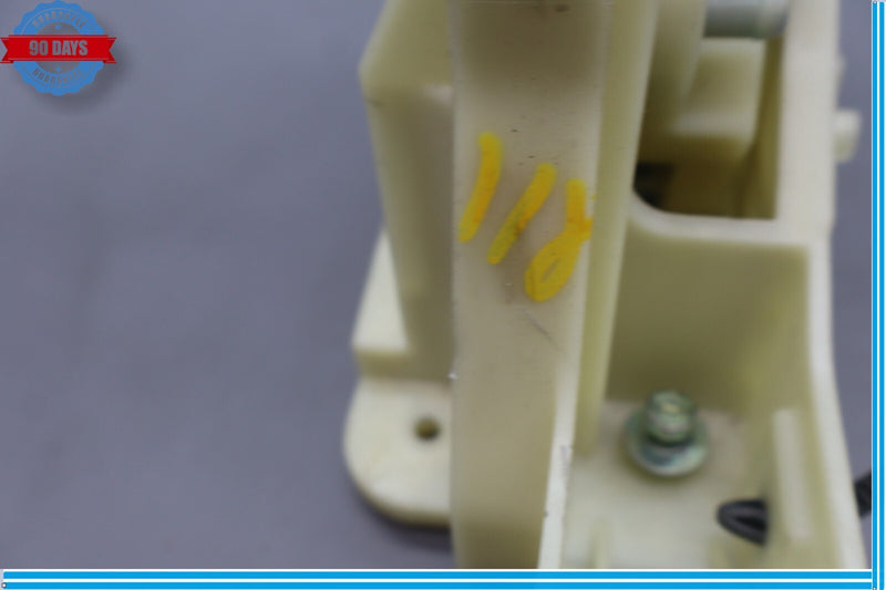 Load image into Gallery viewer, 15-17 Hyundai Genesis G80 Automatic Gear Shifter Floor Selector Assembly Oem
