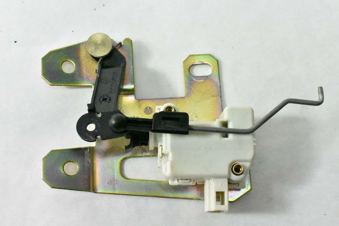 2004-2007 VOLKSWAGEN TOUAREG REAR TRUNK LOCK ACTUATOR J1843