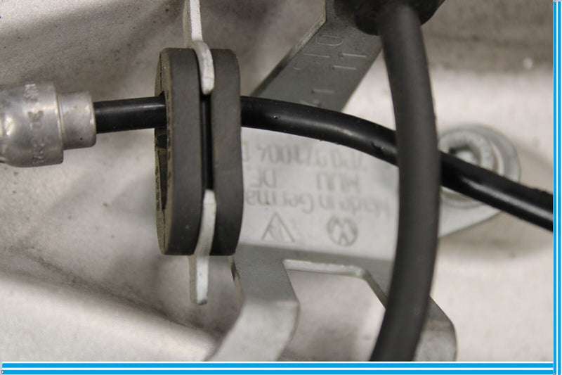 Load image into Gallery viewer, 11-18 Porsche Cayenne Right Passenger Side Spindle Knuckle Hub Oem
