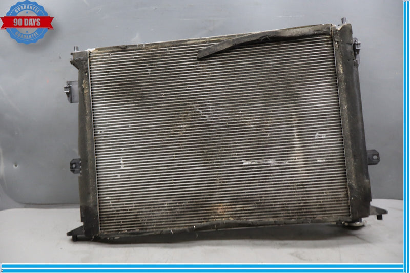 Load image into Gallery viewer, 11-14 Hyundai Equus Signature Engine Motor Water Cooling Radiator Oem

