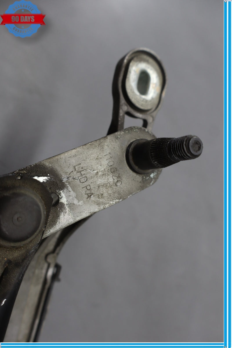 Load image into Gallery viewer, 14-20 Maserati Quattroporte Front Windshield Wiper Motor Linkage 670007561 Oem
