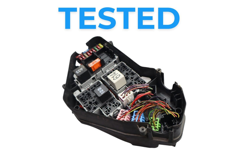 Load image into Gallery viewer, 11-17 Volkswagen Touareg Engine Fuse Box Fusebox Relay Junction Block Oem
