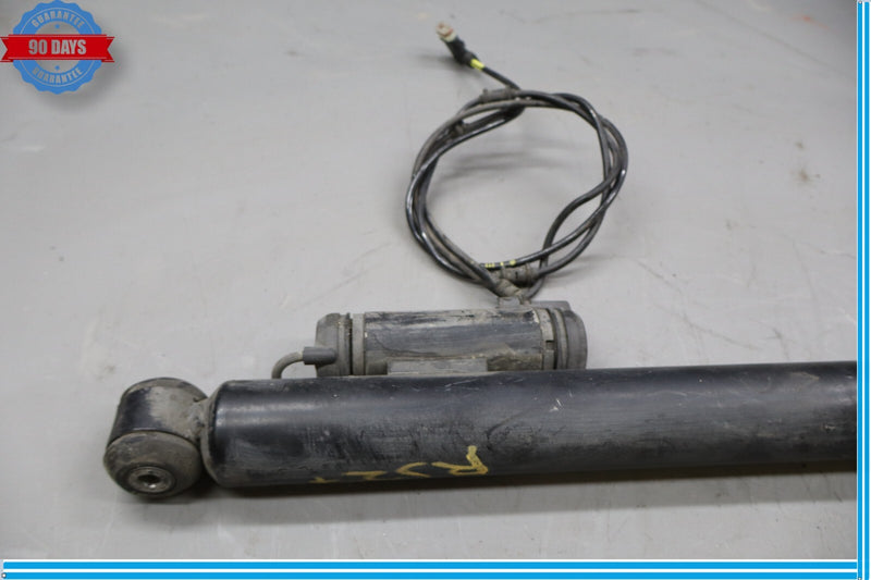 Load image into Gallery viewer, 06-11 Mercedes W219 CLS550 Rear Left or Right Strut Shock Absorber Oem
